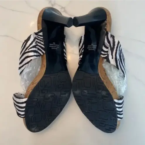 Unisa  Size‎ 8 is very cute 🦓 zebra striped heels. Women's Fashion