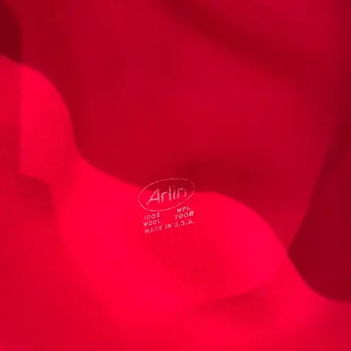 100% wool women Red and Black Fedora Hat with Classic Shape and Sturdy Brim