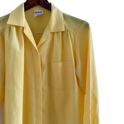 Vintage bright yellow light crinkle texture button down blouse size medium M