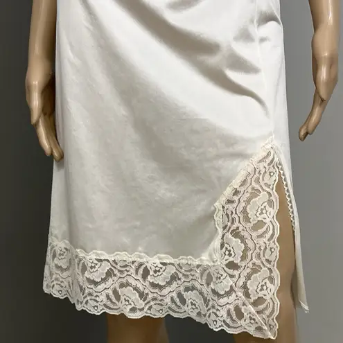 Vintage Body Chic Half Slip Size Small Wide Lace Slit Cream Pink USA Nylon