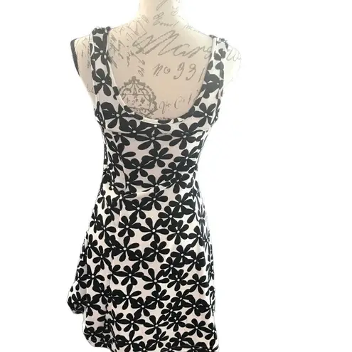 5th & Love 5 & Love Black and White Floral Dress Small