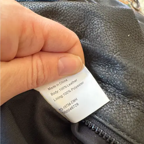 Elliott Lucca Black Caviar Pebbled Leather Shoulder Bag Hobo Bag zip top