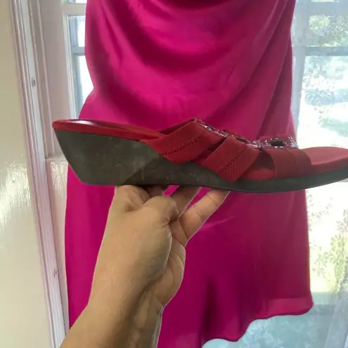 Mootsies Tootsies Red Women's Sandals buckle detail approx 9