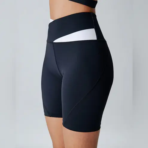 Berlook Activewear Black Crossover Shorts 6"