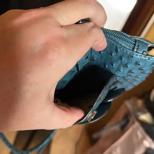 NWOT 22 Tote Ostrich Flower Cell Phone Crossbody Wristlet Sapphire Blue