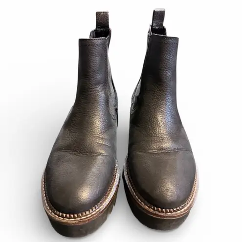 Caslon Miller Water Resistant Lug Chelsea Boots Size 6.5