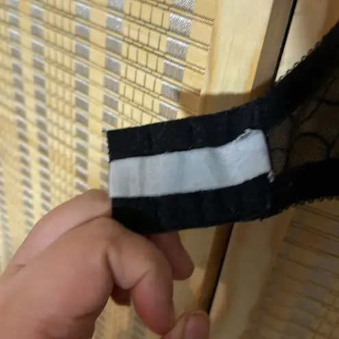 Black Satin and Mesh Jacquard Print Underwire Bra Brand Unknown See Measurements Size undefined