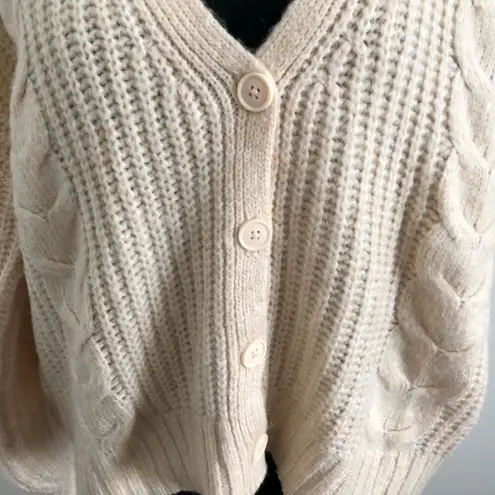 American Eagle  Women's Cable Knit Cardigan Sweater Beige Medium Cozy & Warm NWT