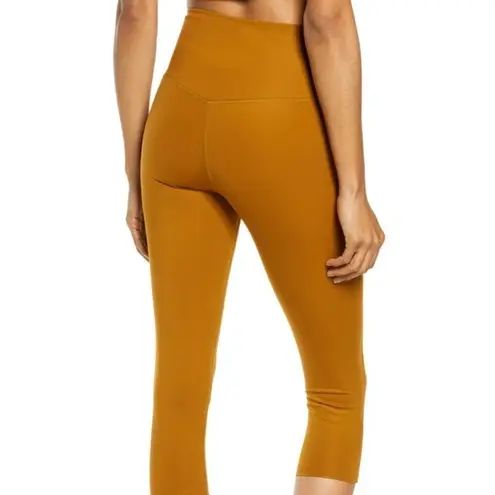 Girlfriend Collective Pocket Crop High Waisted Leggings in Saddle