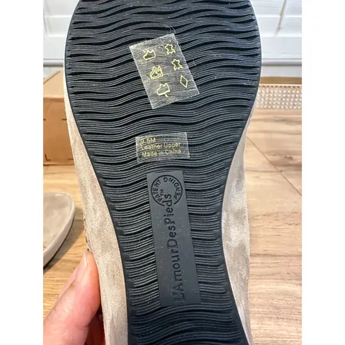 L'Amour Des Pieds Chuxley Women's Wedge Flip Flop Taupe Suede Size 9.5 NWOT Brown