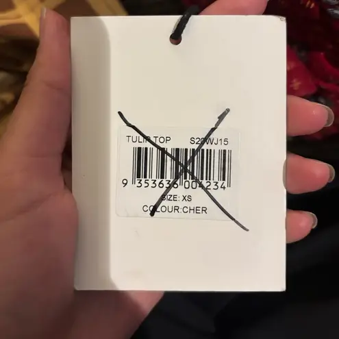 With Jean NWT  tulip top in Cher - Image 4