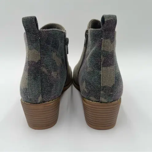 Boutique by Corky's Port Camo Booties Ankle Boots Women’s Size 9 Low Block Heel
