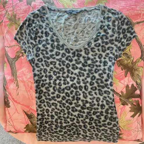 Banana Republic cheetah leopard print fitted short sleeve tshirt