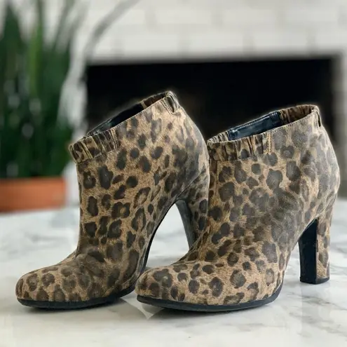 Sam & Libby Leopard Print Ankle Booties π