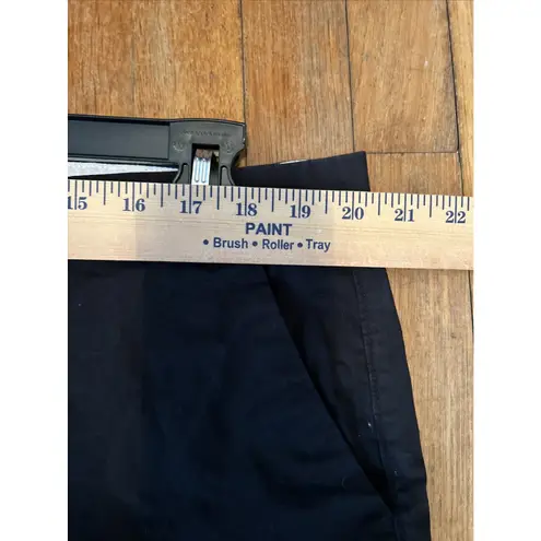 Old Navy  5" Chino Flat‎ Front Shorts Women's Size 16 Black