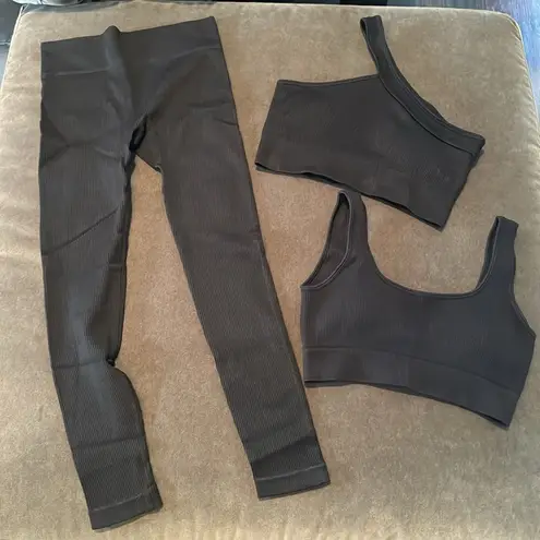 Women’s Black Activewear Set 2 Workout Tops & Leggings Size M NEW Size M