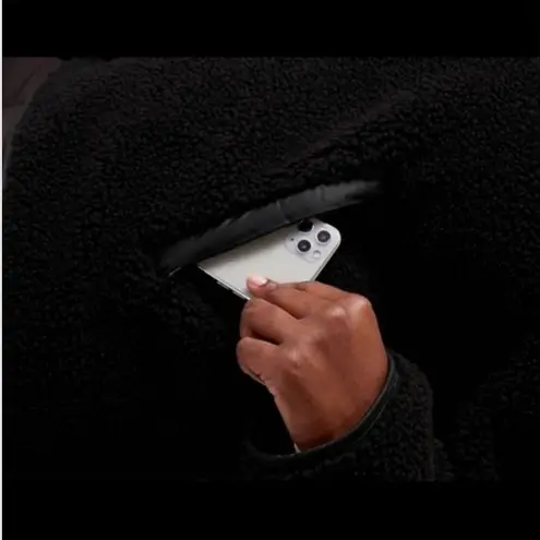 Athleta  l Cozy Sherpa Snap Sweatshirt in Black size medium