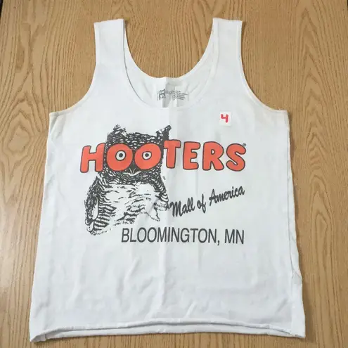 Hooters B62 #4 Girl Worn Uniform Tank From Bloomington Minnesota Size Medium