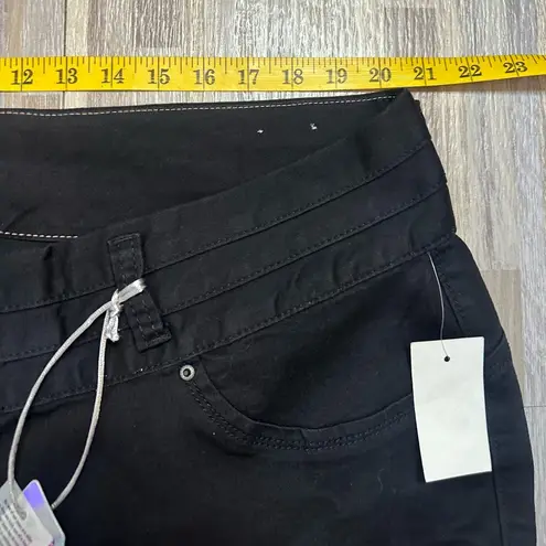 NEW Bodycon Amethyst Black Jeans, Size 24