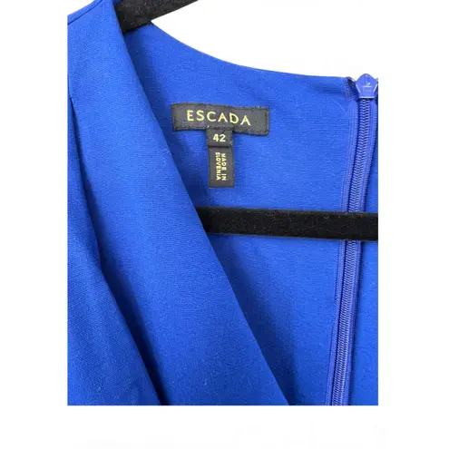 Escada 16 V