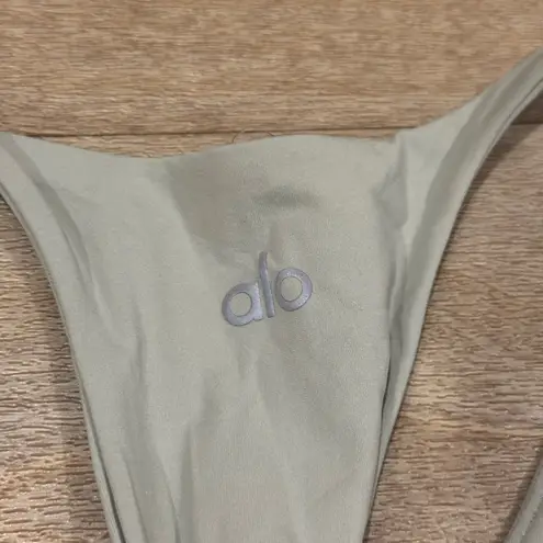 Alo Yoga  Don't Get It Twisted Tank in Limestone Size Large