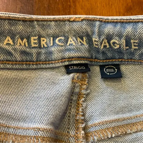 American Eagle  jeans size 2 faded denim Mom jean Strigid