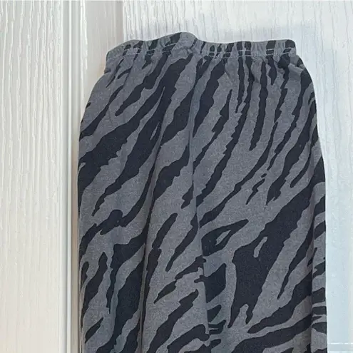 Sundry 3 Gray Black Animal Print Zebra Lightweight Sweatpants Joggers Sz L