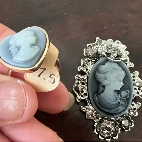 Elegant Cameo Jewelry Set ring and Lady Cameo Brooch Silver