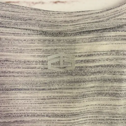 TAPOUT Women’s XL Gray Grey V