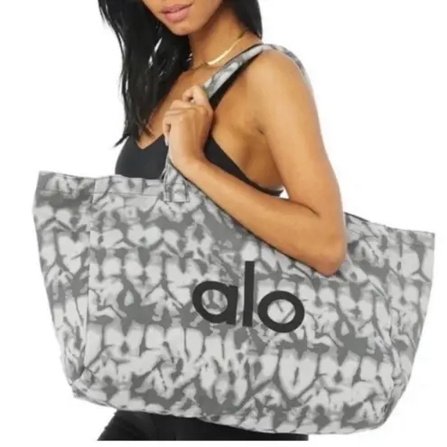 Alo Yoga NWT  Women Tote Bag LARGE Gray Tie Dye Canvas Cotton Carry Tavel…