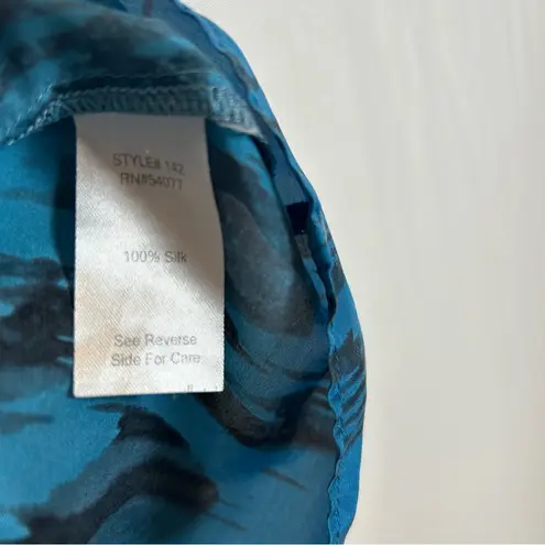 CAbi  Women's Blue Ombre 100% Silk Serene Sleeveless Blouse Medium‎ #142 thumbnail 4