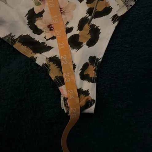 Luxury nwot buttery soft small gaze Floral Leopard Print Bodysuit White