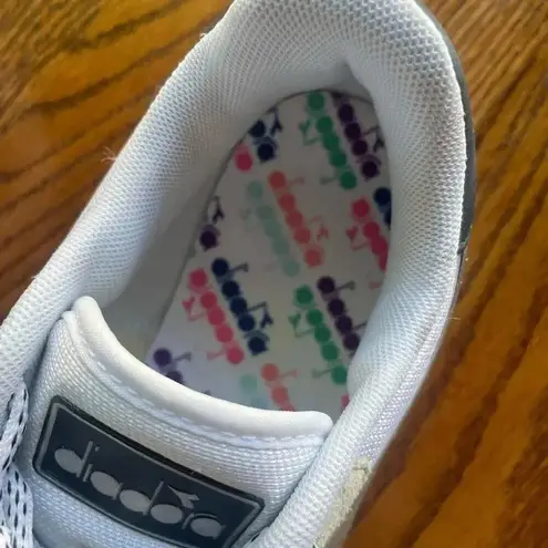 Diadora Women’s Sz US 7 Simple Run Sneakers