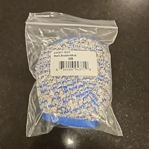 St. John ππ Boucle Ribbed Knit Face Mask ~ Blue & Ecru Print NWT