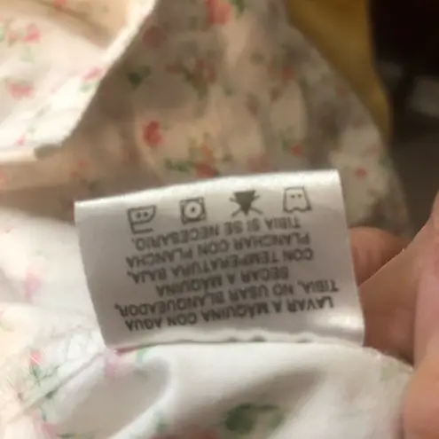 basic editions COPY - Vintage Button Up Blouse White Pink Roses Size Large