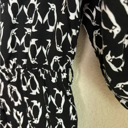 Mimi Chica Penguin Print Black and White Roll Tab Sleeve V-Neck Shirt Dress L π§