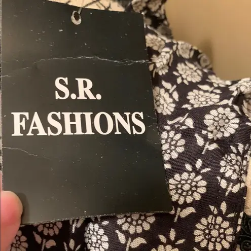 S.R. Fashions Black and White v-neck, sleeveless Patterned Dress sz XL