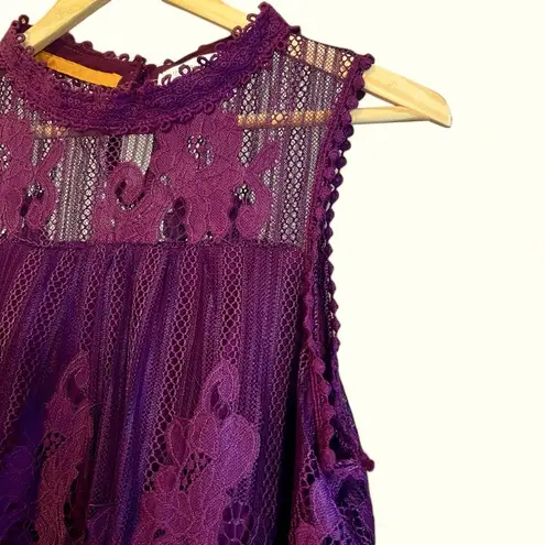 Taylor & Sage sleeveless lace purple blouse w/mock neck and lined size small