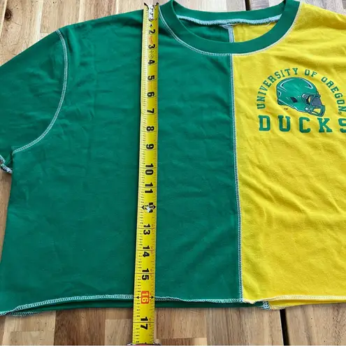 University of Oregon Ducks Half & Half Cropped Tee Green Yellow Women’s Size undefined