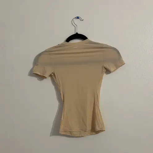 SKIMS  Tan Short Sleeve Women's Tee