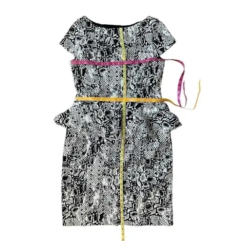 Alexia Admor Snake Print Black & White Knee Length Peplum Size Large Dress