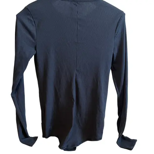 All In Motion Women's Black Long Sleeve Twist Front T-Shirt - Size Small - NWT