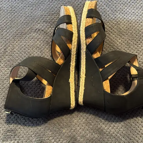 Adrienne Vittadini Adrienne Vittadini Timmy Black Strappy Sandals Size 6.5