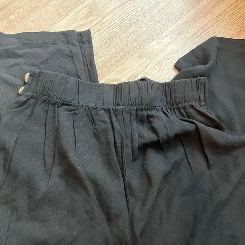 Xhilaration Black wide leg trousers with button detailing - Black flowy comfortable pants - Image 4