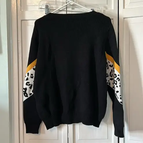 Lili Sidonio cozy leopard print color block sweater