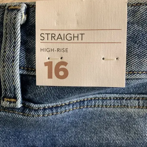 Lane Bryant NWT  High Rise Straight Distressed Jeans Size 16