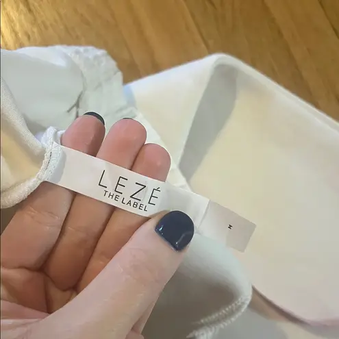 Leze the Label Ivory Creme Neoprene Scuba Pull on Pants Sz M Size M