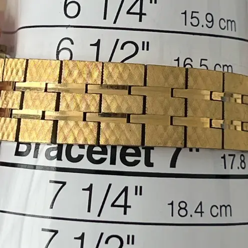 Seiko Rare Vintage Mechanical Winding Ladies Watch Gold Tone Bracelet Red Dial