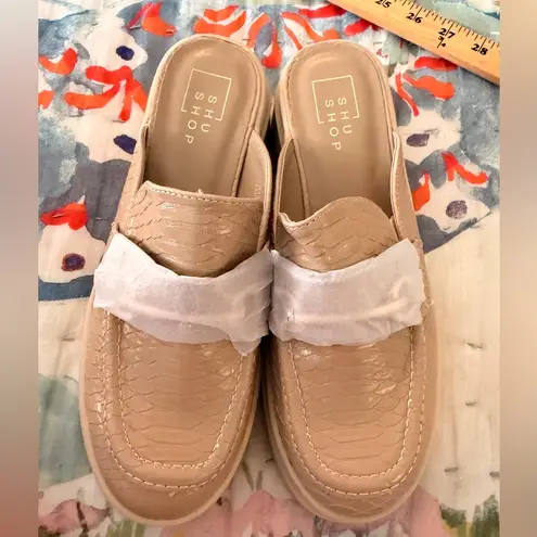 SHUSHOP 7.5 Audra Loafer Mules Slides Clogs NIB Taupe Snake Tan