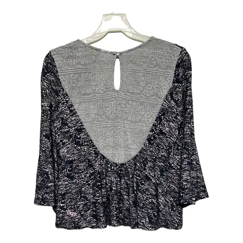 Akemi + Kin Gray Lace Cropped Top Printed Crisscross Necktie Boho Flare Sleeve